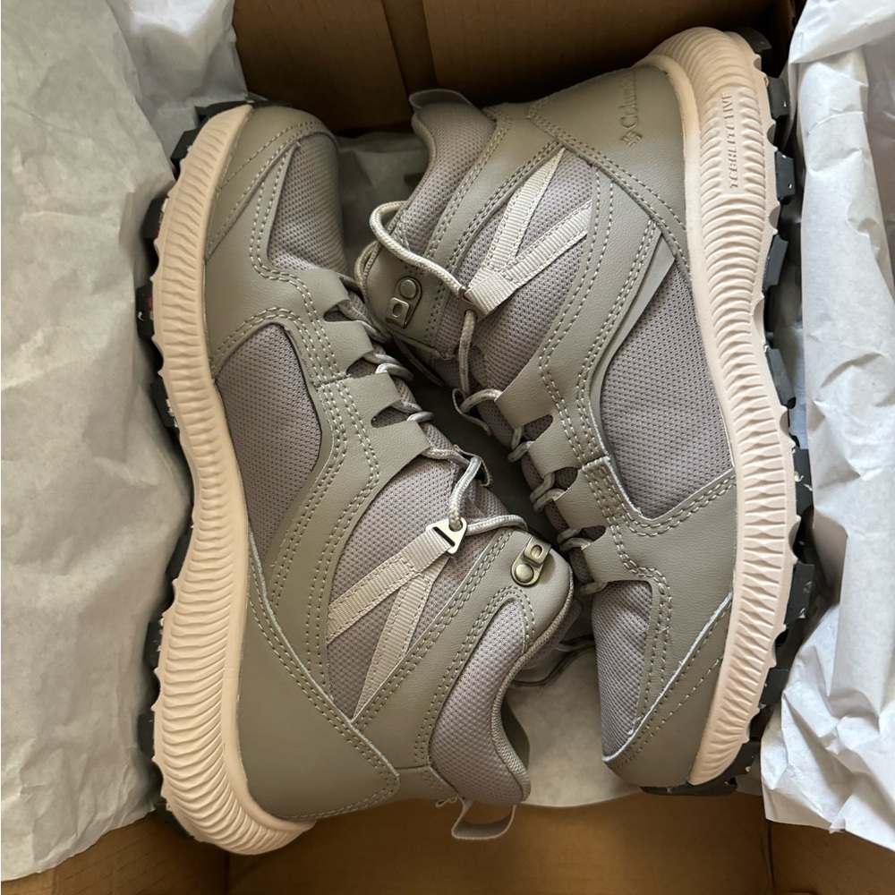 Columbia women’s hiking boots size 8.5